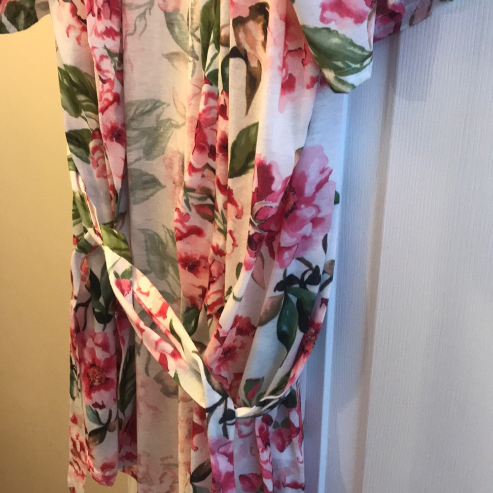 Show Me Your Mumu Floral Kimono Robe Pink White - Picture 4 of 8
